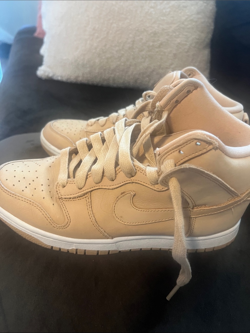 Nike Women's High-Top Sneakers in Beige Nike Dunks - Picture 4 of 4